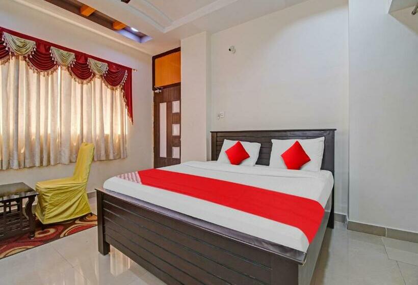 اتاق کلاسیک سه تخته, Oyo Flagship Kk Royal Grand