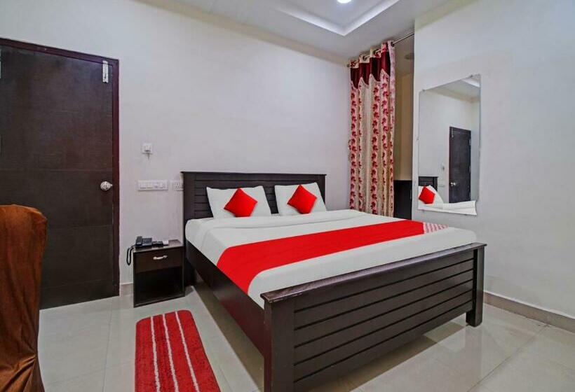 اتاق کلاسیک سه تخته, Oyo Flagship Kk Royal Grand