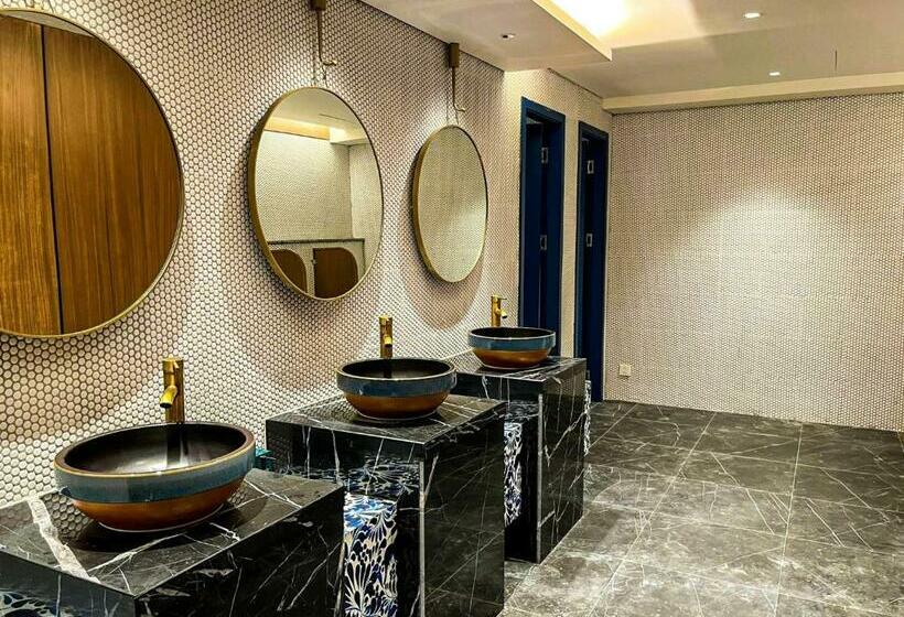 استودیو خانوادگی, Apec Mandala Cham Bay Mũi Né Condotel   Vietnam