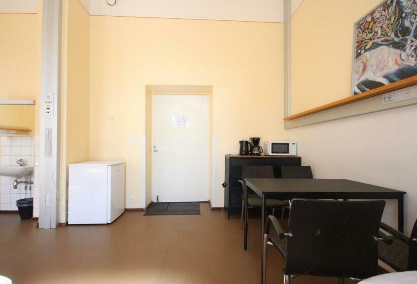 Четырехместный Номер Стандарт, Forenom Hostel Röykkä