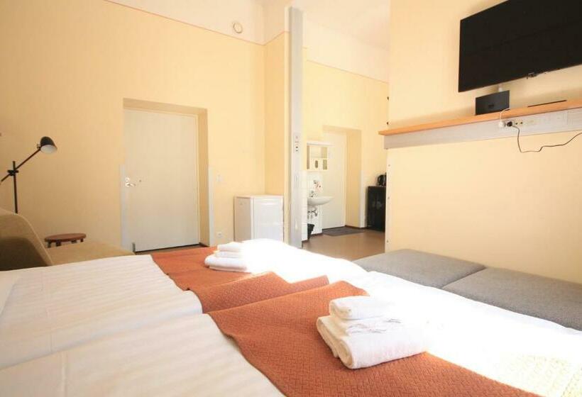 Четырехместный Номер Стандарт, Forenom Hostel Röykkä