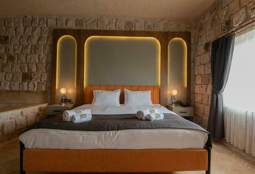 سوییت لوکس, Cappadocia Hobbit House