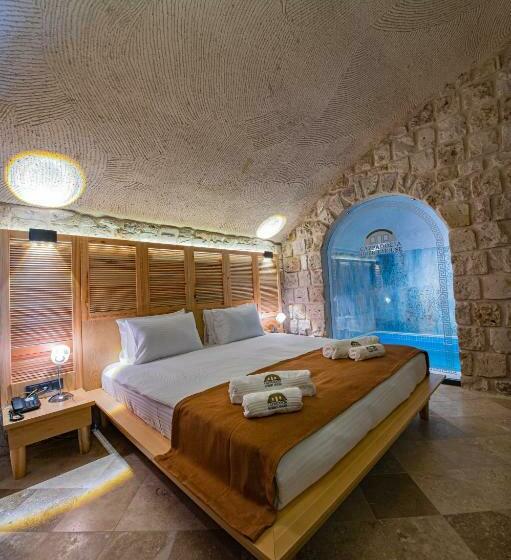 سوییت سوپریور, Cappadocia Hobbit House