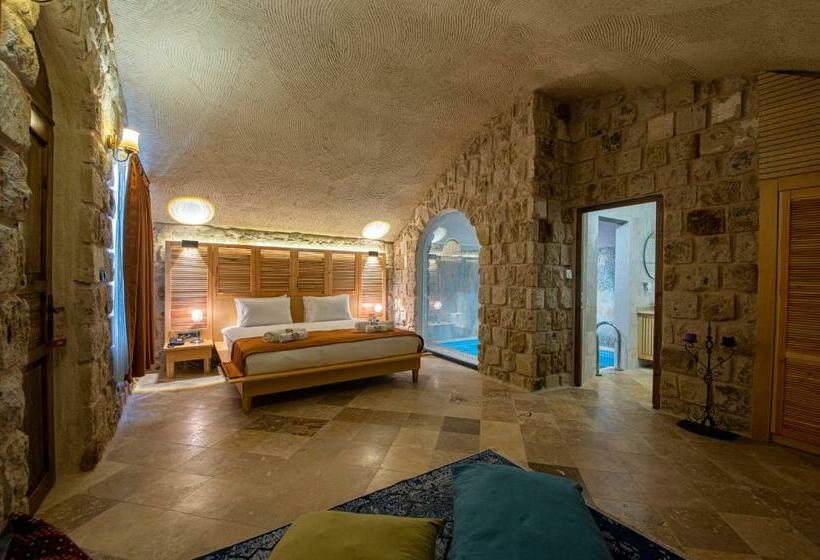 سوییت سوپریور, Cappadocia Hobbit House