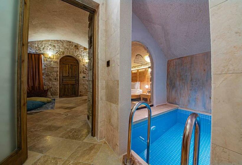 سوییت سوپریور, Cappadocia Hobbit House