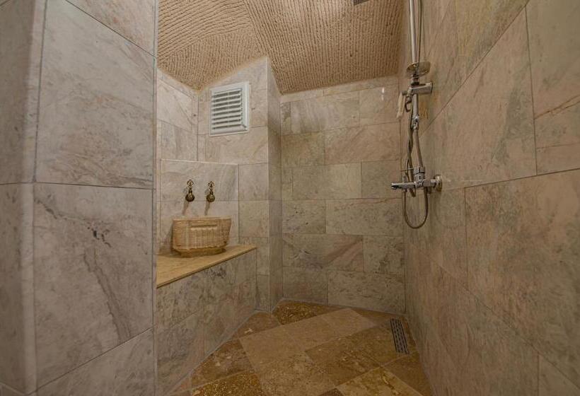 سوییت سوپریور, Cappadocia Hobbit House