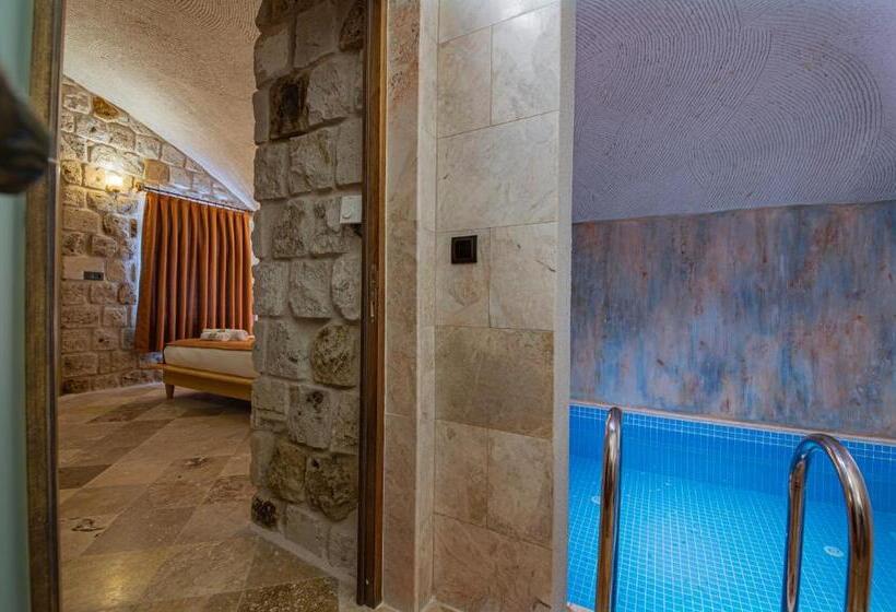 سوییت سوپریور, Cappadocia Hobbit House