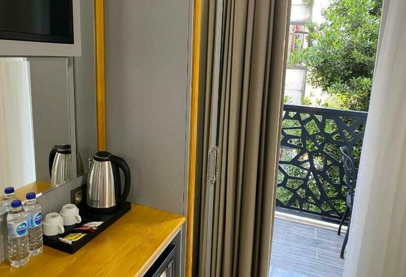 اتاق لوکس با بالکن, Guldehan