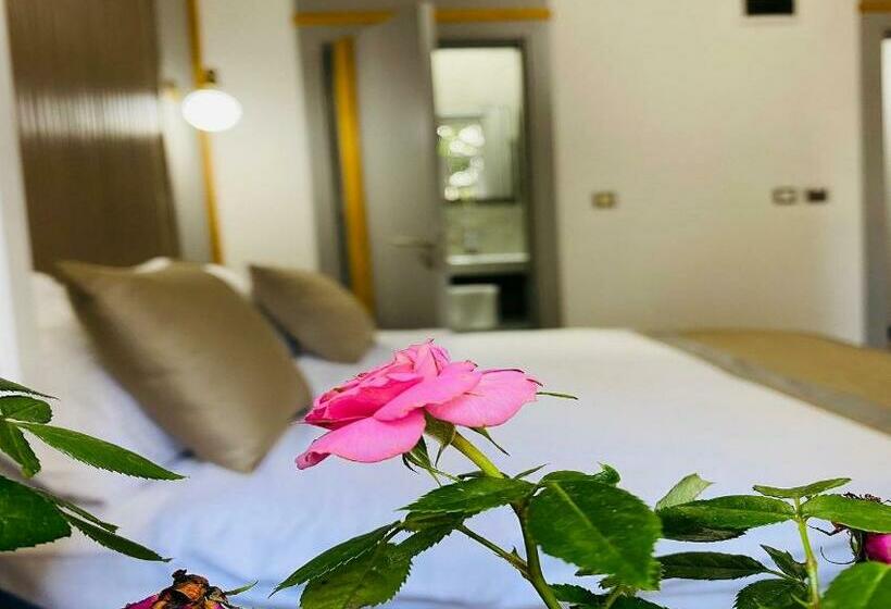 اتاق لوکس با بالکن, Guldehan