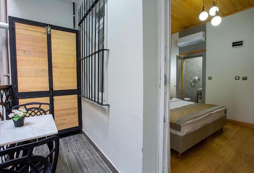 اتاق لوکس با بالکن, Guldehan