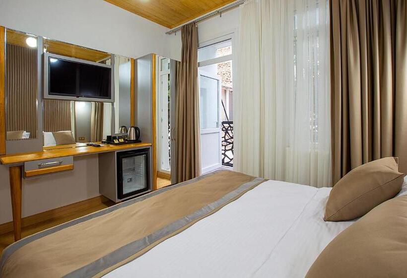 اتاق لوکس با بالکن, Guldehan