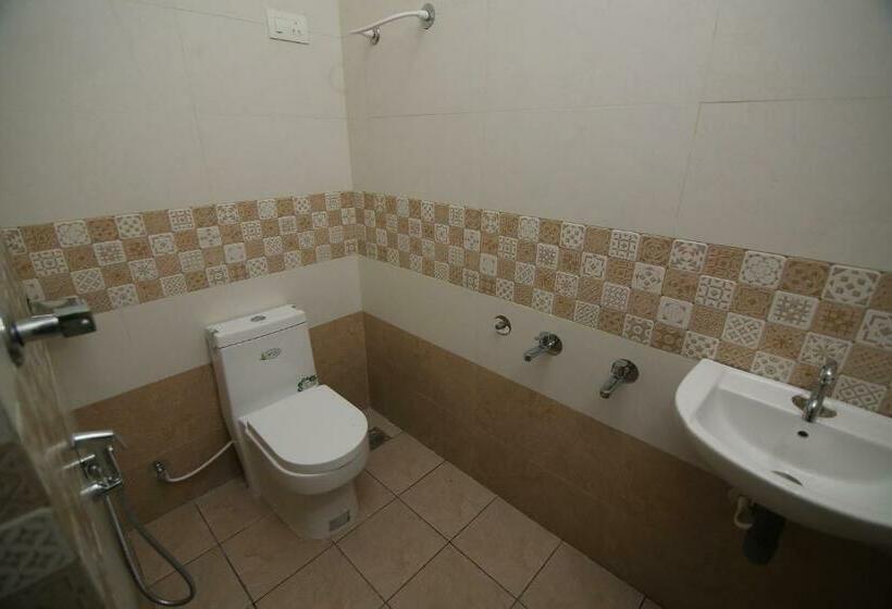 Номер Стандарт с Балконом, Zahir Residency