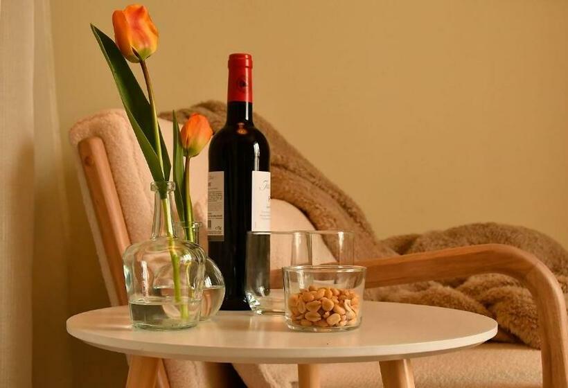 חדר סטנדרט, For Me Formidable