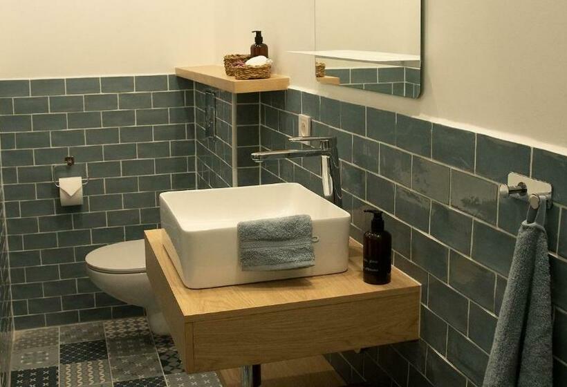 חדר סטנדרט, For Me Formidable