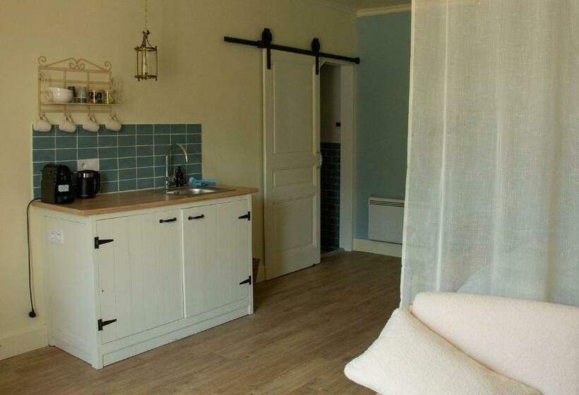 חדר סטנדרט, For Me Formidable