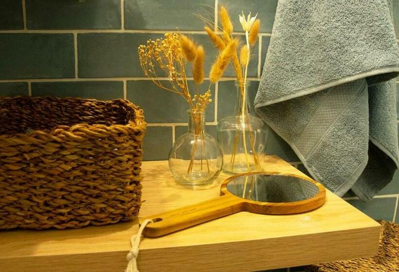 חדר סטנדרט, For Me Formidable