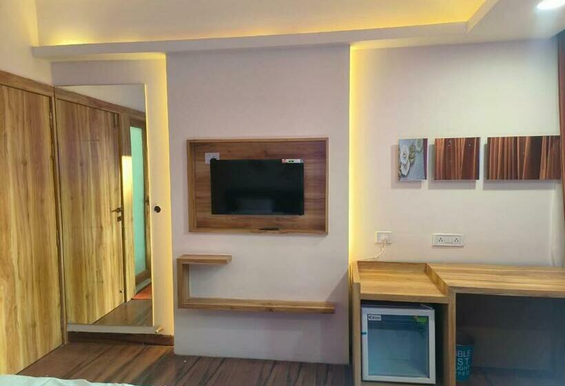 Deluxe Trippelrum, Shree Mahakal Krapa