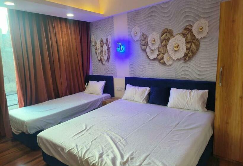 Deluxe Trippelrum, Shree Mahakal Krapa