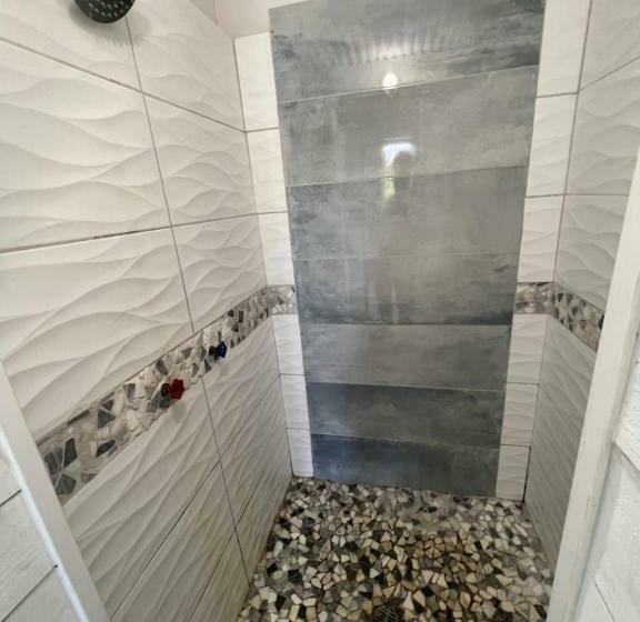 スタンダードルーム, Revival Adventures Micro Resort