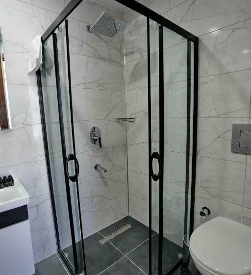 غرفة ديلوكس, Shelton Airport