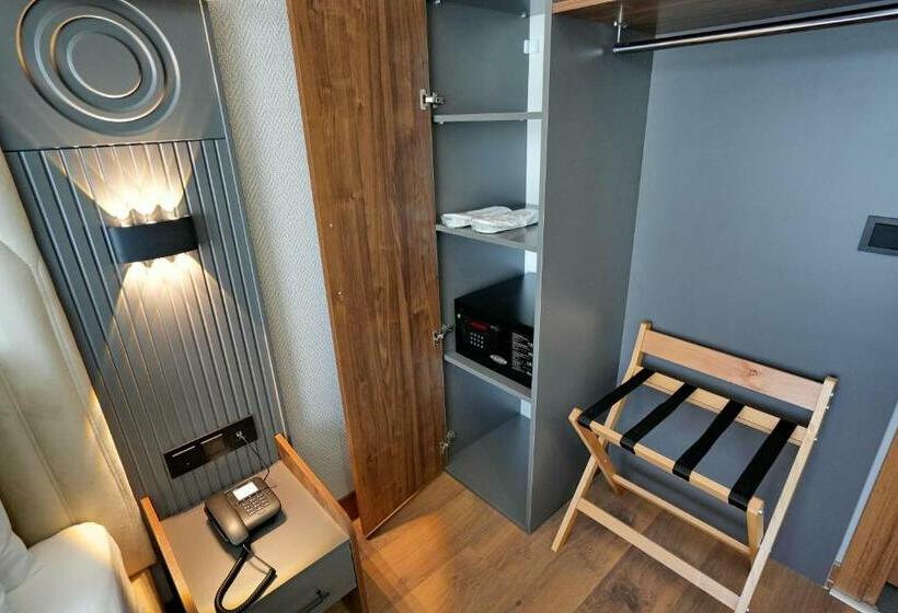 غرفة ديلوكس فردية, Shelton Airport