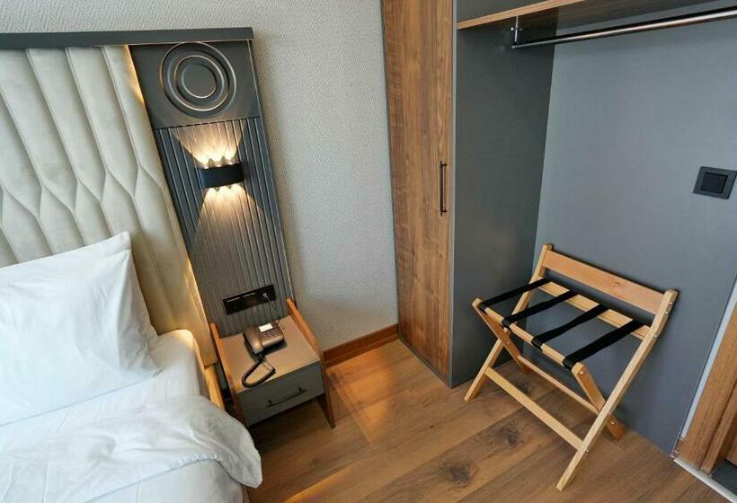 غرفة ديلوكس فردية, Shelton Airport