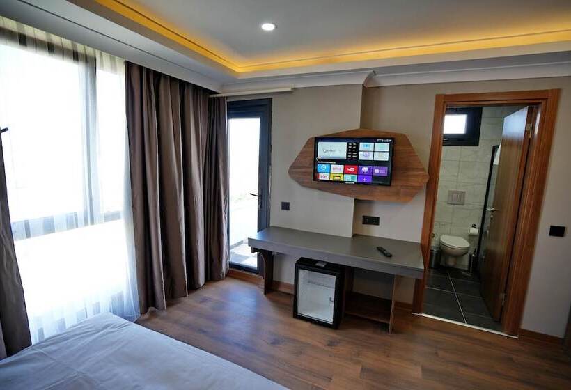 غرفة ديلوكس, Shelton Airport