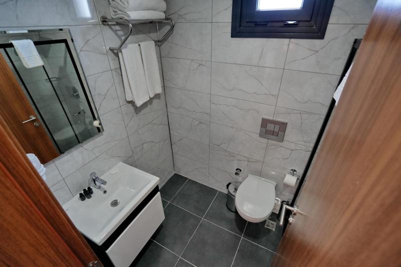 غرفة ديلوكس, Shelton Airport