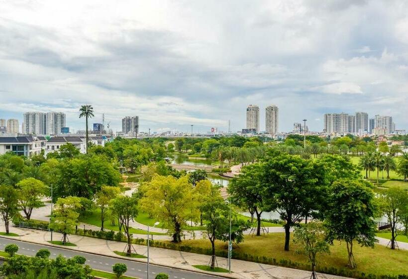 آپارتمان لوکس 1 خوابه, Landmark Vinhomes Christine Apartment