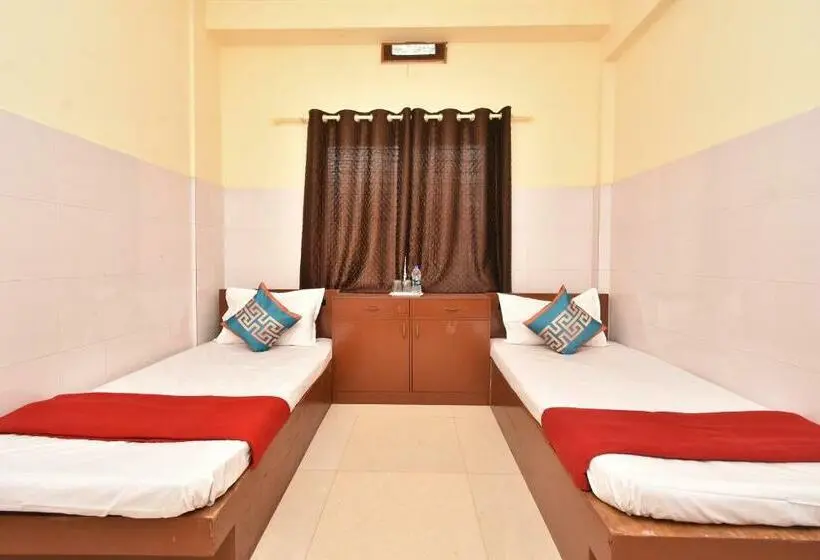 Economy-huone, Kannur Capital Caltex