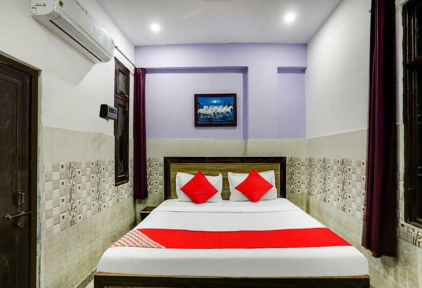 Трехместный Номер Классика, Oyo Flagship 81410 Ap Palace