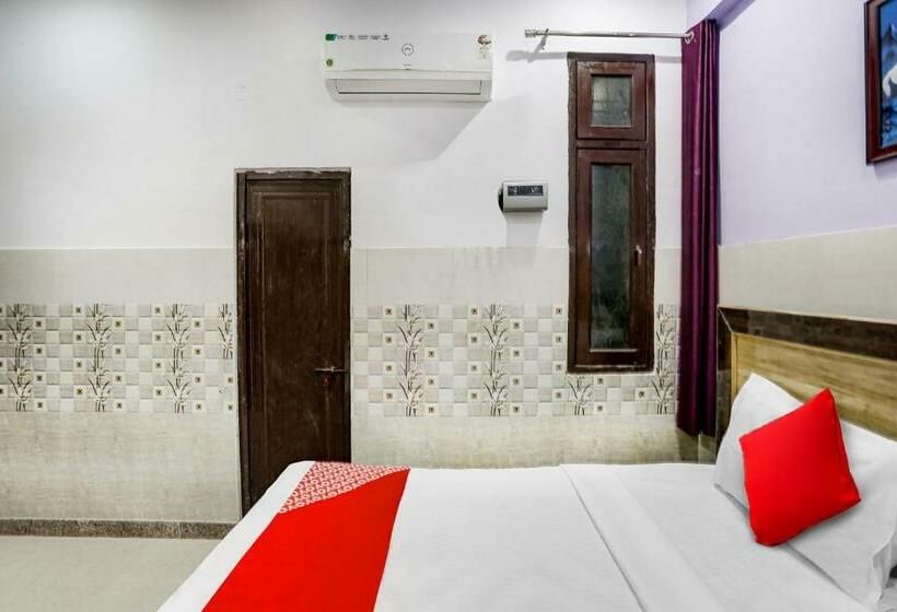 Трехместный Номер Классика, Oyo Flagship 81410 Ap Palace