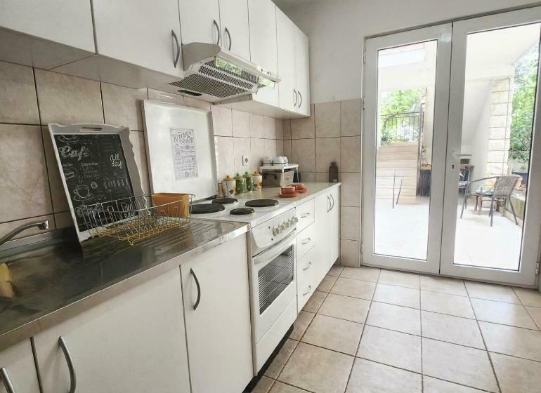 اتاق استاندارد سه تخته با بالکن, Bela Kuća Studio Apartments Na Korak Do Mora A Step To The Sea