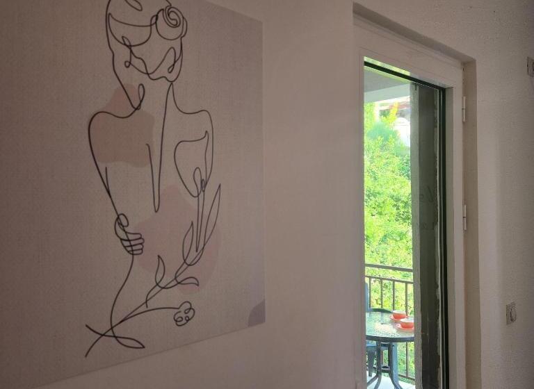 اتاق استاندارد سه تخته با بالکن, Bela Kuća Studio Apartments Na Korak Do Mora A Step To The Sea