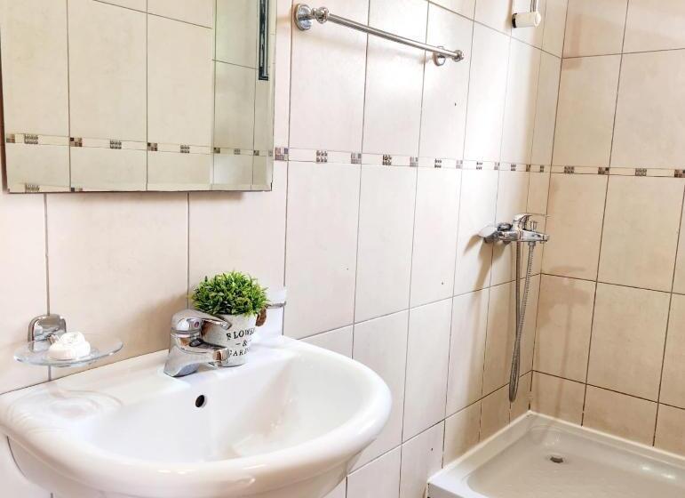 اتاق استاندارد سه تخته با بالکن, Bela Kuća Studio Apartments Na Korak Do Mora A Step To The Sea