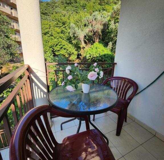 اتاق استاندارد چهار تخته, Bela Kuća Studio Apartments Na Korak Do Mora A Step To The Sea