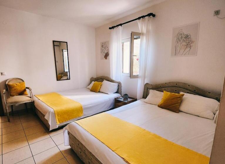 اتاق استاندارد چهار تخته, Bela Kuća Studio Apartments Na Korak Do Mora A Step To The Sea