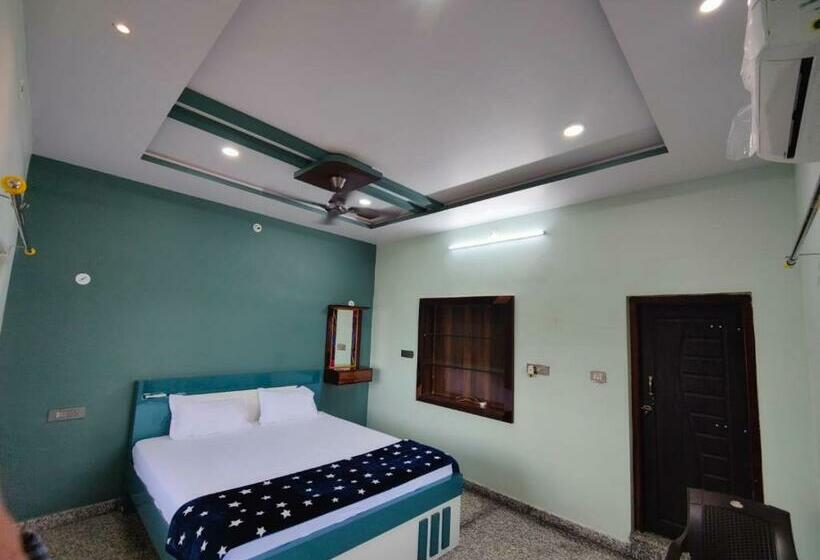 Трехместный Номер Deluxe, Aditya Tourist Home