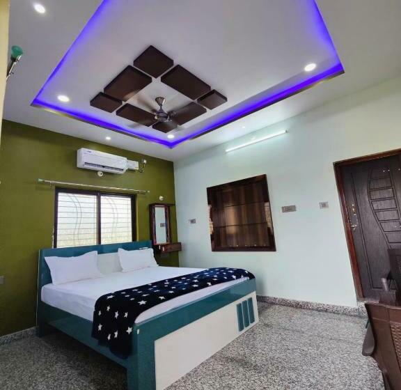 Трехместный Номер Deluxe, Aditya Tourist Home
