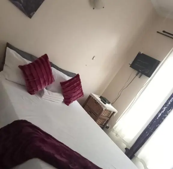 シングルベーシックルーム, Holy And Joy Guesthouse