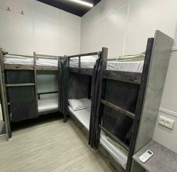4인용 스탠다드 룸, Dubai Hostel