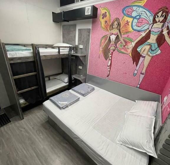 غرفة قياسية رباعية, Dubai Hostel
