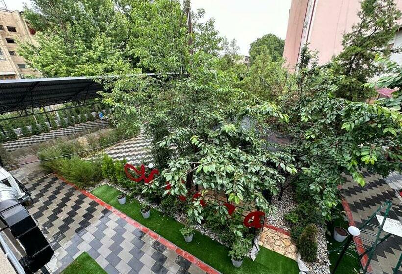 غرفة قياسية رباعية, Dubai Hostel