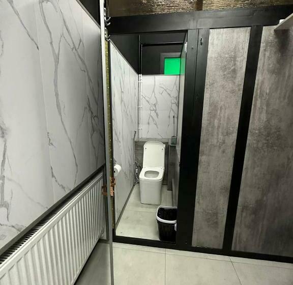 غرفة قياسية رباعية, Dubai Hostel