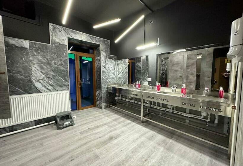 غرفة قياسية رباعية, Dubai Hostel