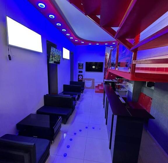 غرفة إقتصادية, Dubai Hostel