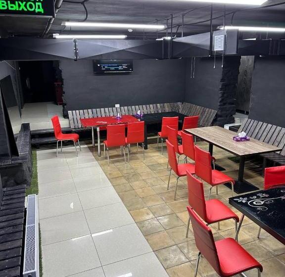 غرفة قياسية رباعية, Dubai Hostel