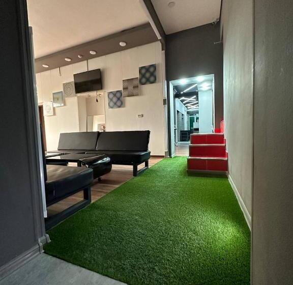 غرفة قياسية رباعية, Dubai Hostel