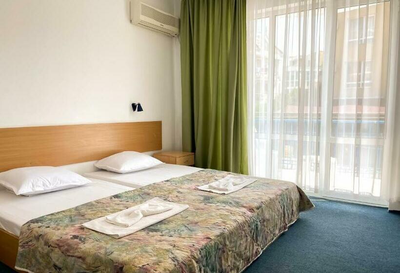 غرفة قياسية ثلاثية, Mint Family