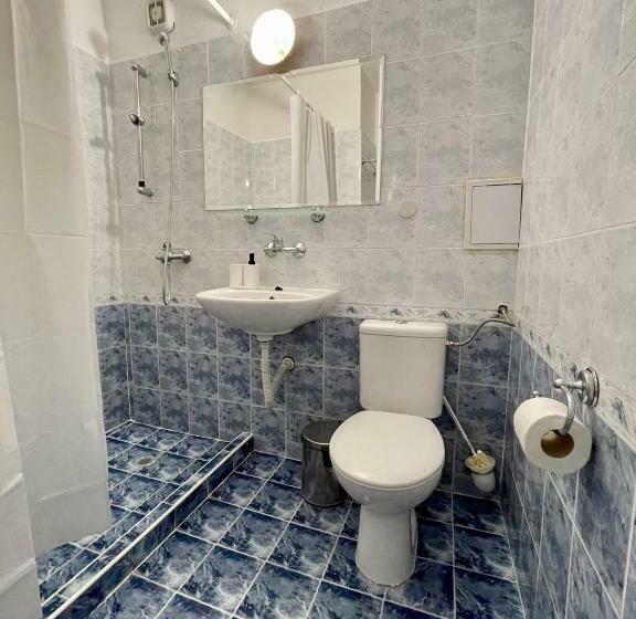 غرفة عائلية, Mint Family